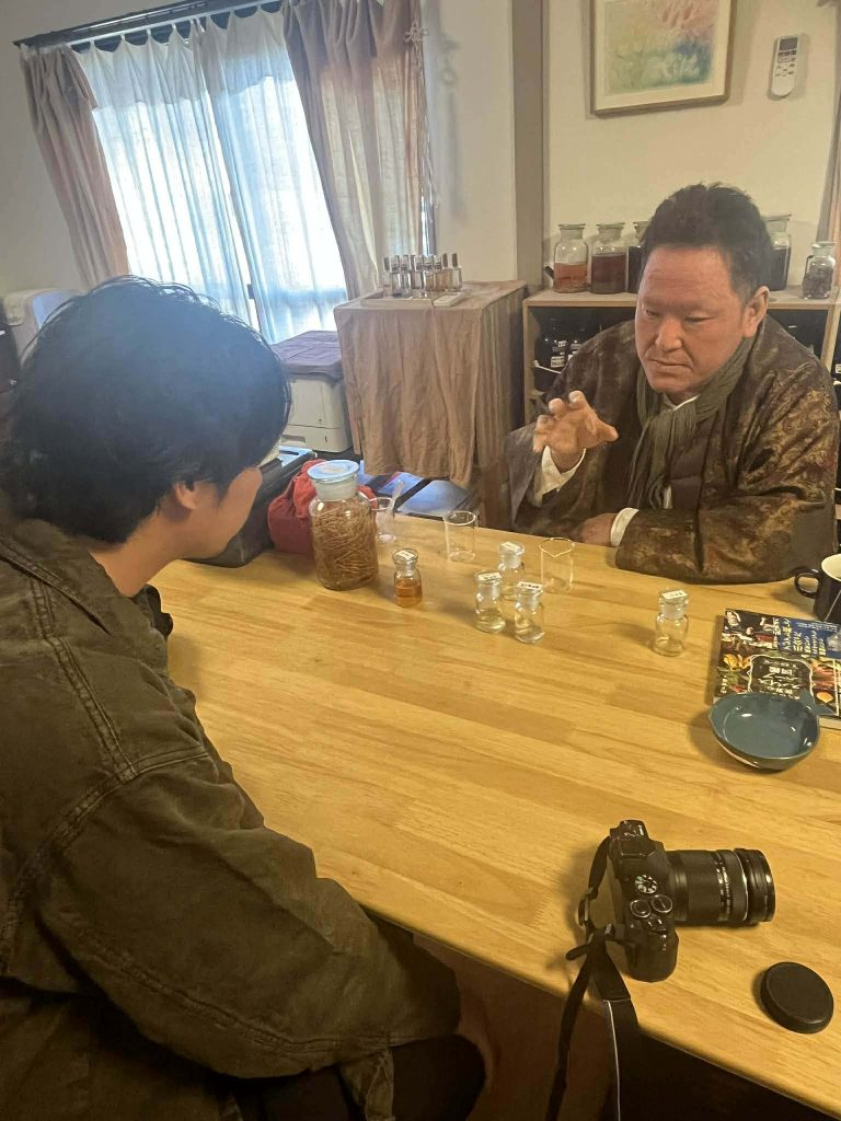 ハーブ王子こと山下智道氏の新著『天然樹脂ハンドブック』制作に協力させていただきました