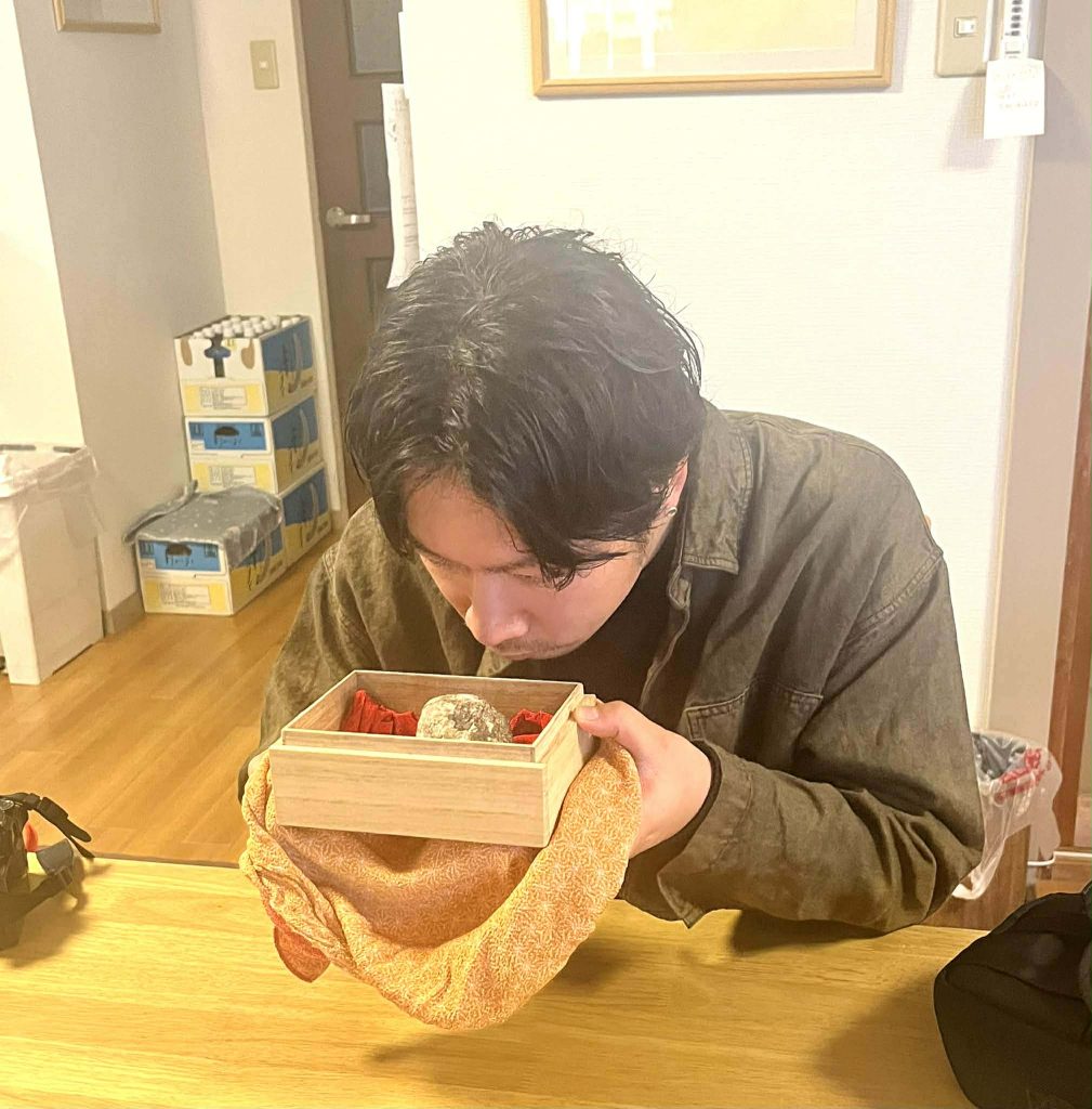 ハーブ王子こと山下智道氏の新著『天然樹脂ハンドブック』制作に協力させていただきました